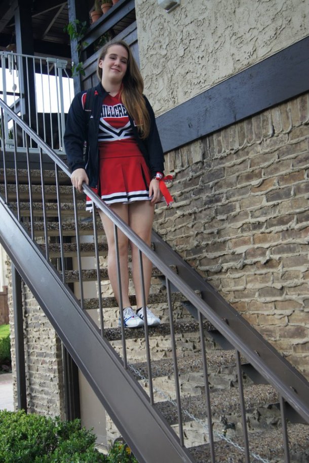 254623_10101099216558084_389001_n